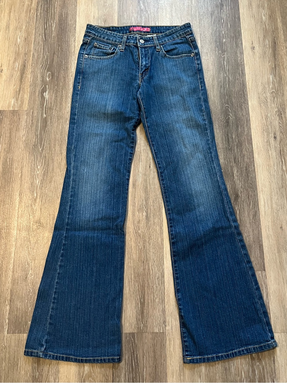 Levi’s Low Flare 519 Jeans